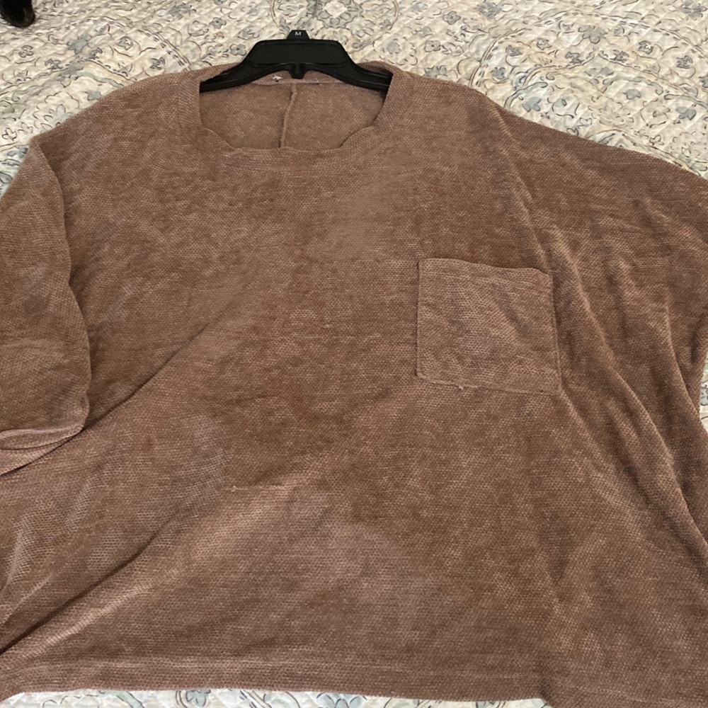 L/xl oversized dark pink/blush top, thicker sweater like material